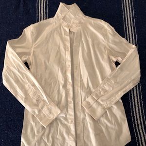 Women’s button-up, collared shirt